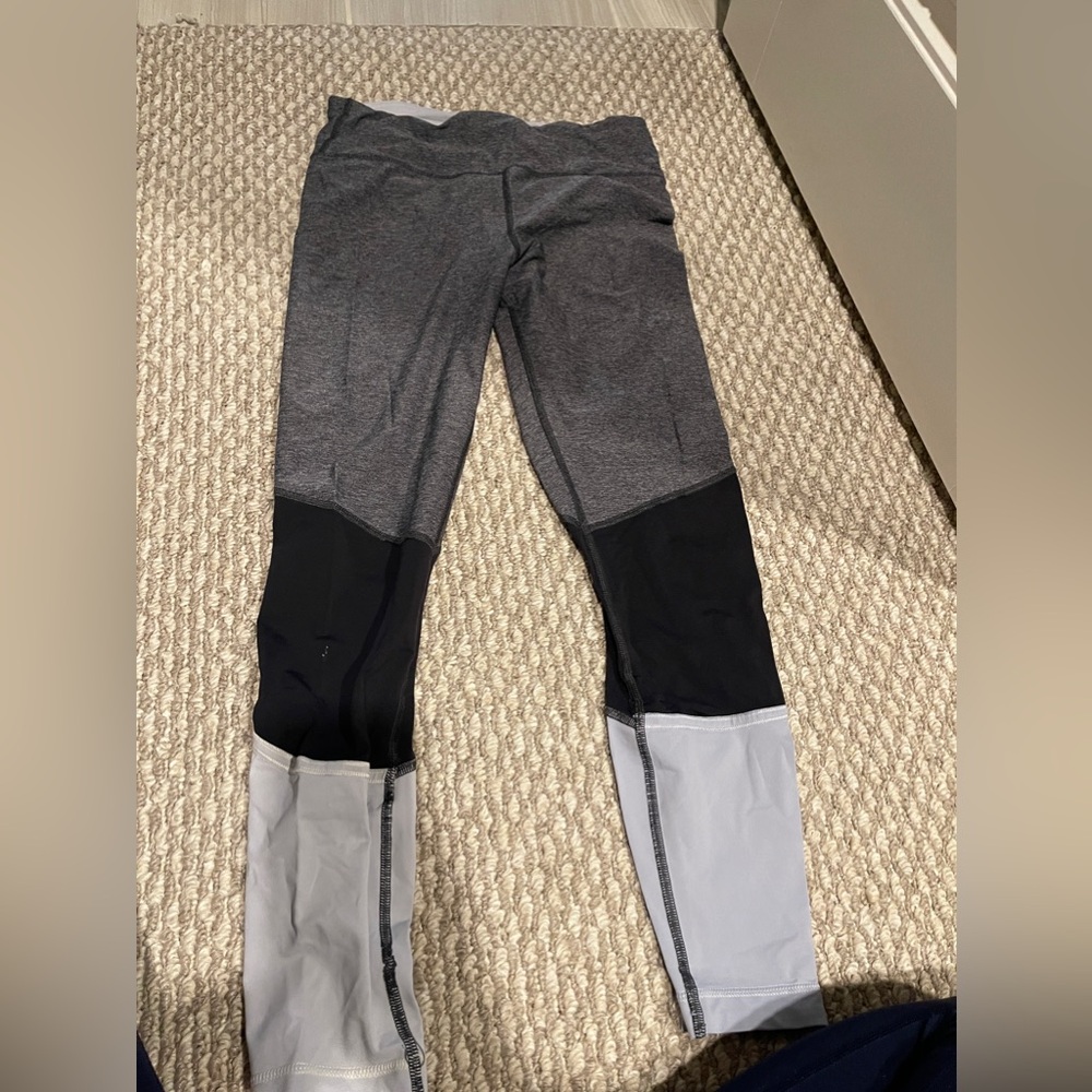 Lululemon size 6 leggings